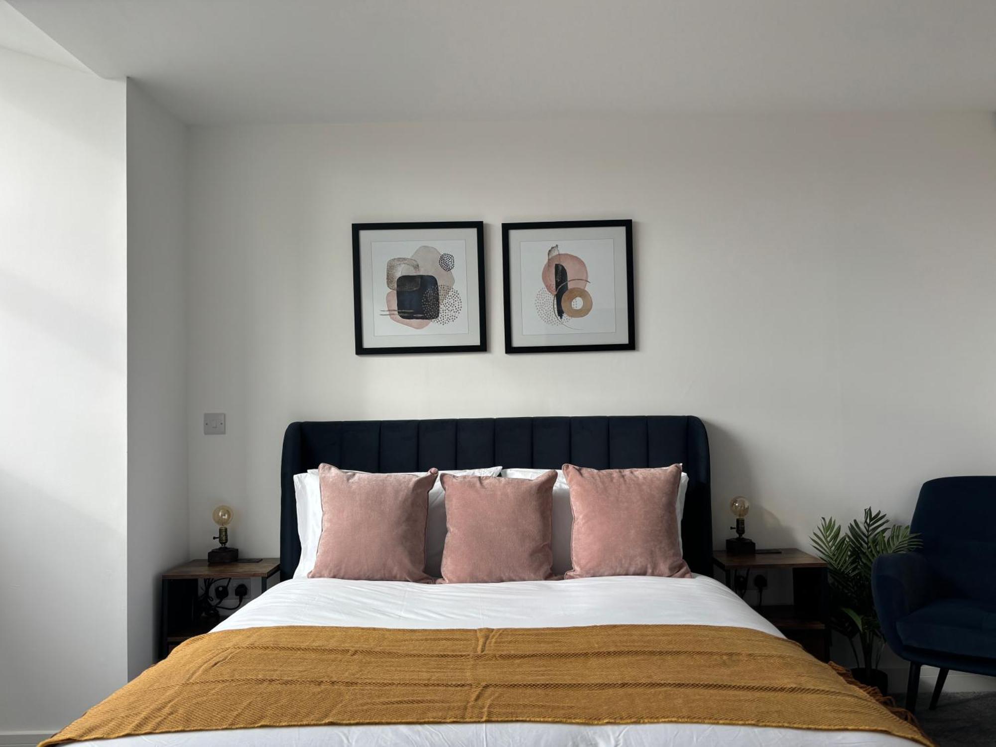 Manchester Apt, Free Parking, Business, Couples & Families Ngoại thất bức ảnh