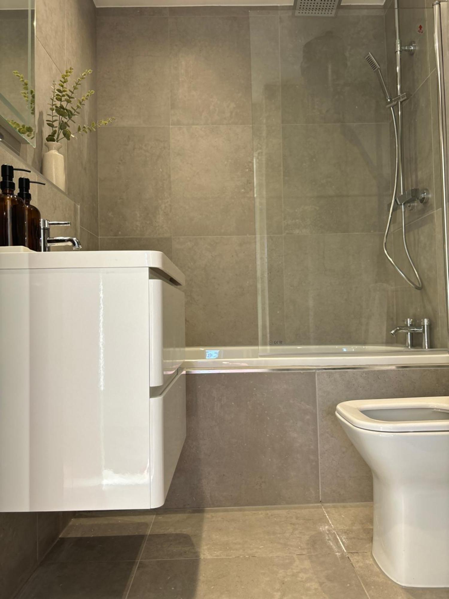 Manchester Apt, Free Parking, Business, Couples & Families Ngoại thất bức ảnh