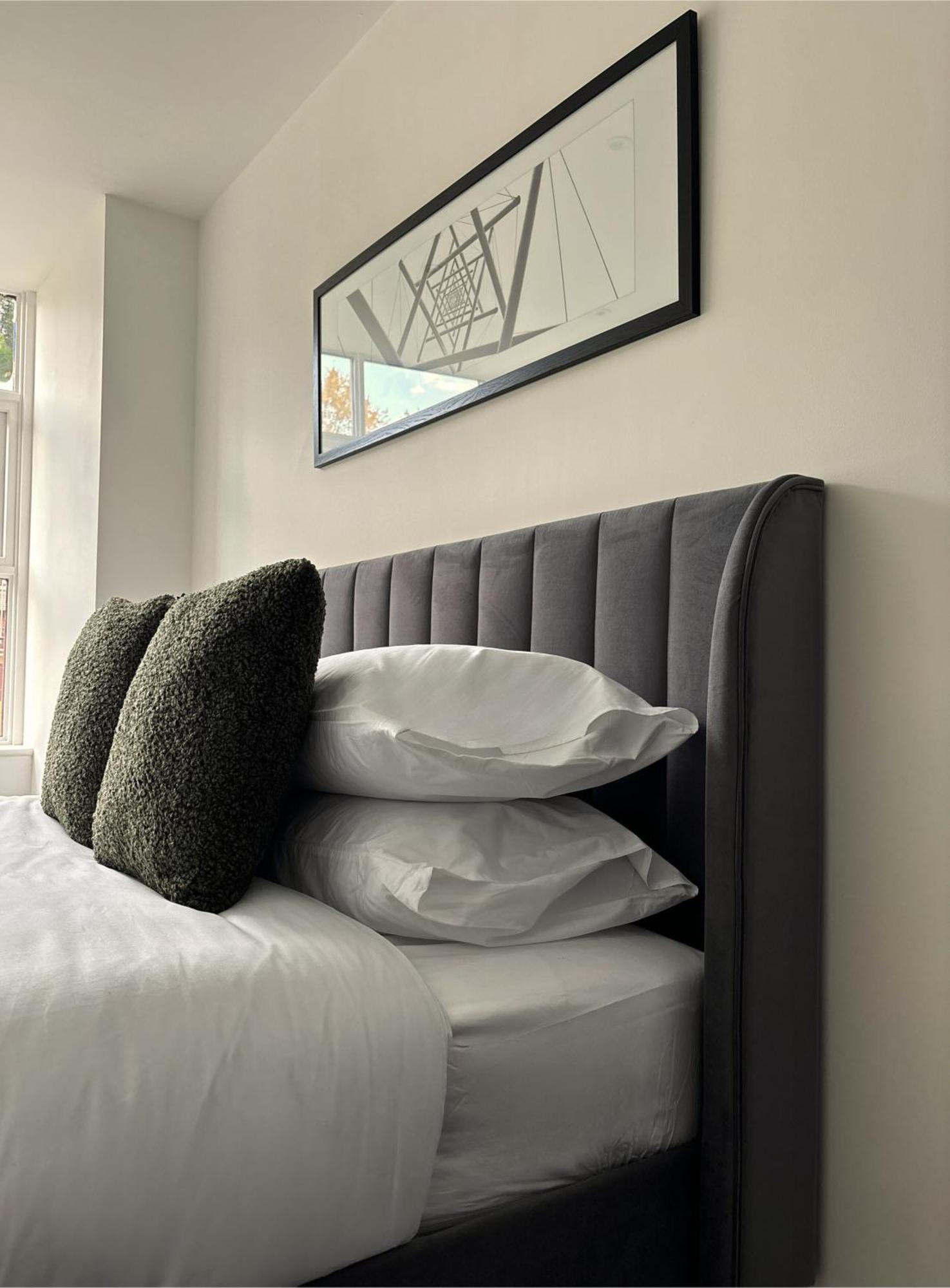 Manchester Apt, Free Parking, Business, Couples & Families Ngoại thất bức ảnh