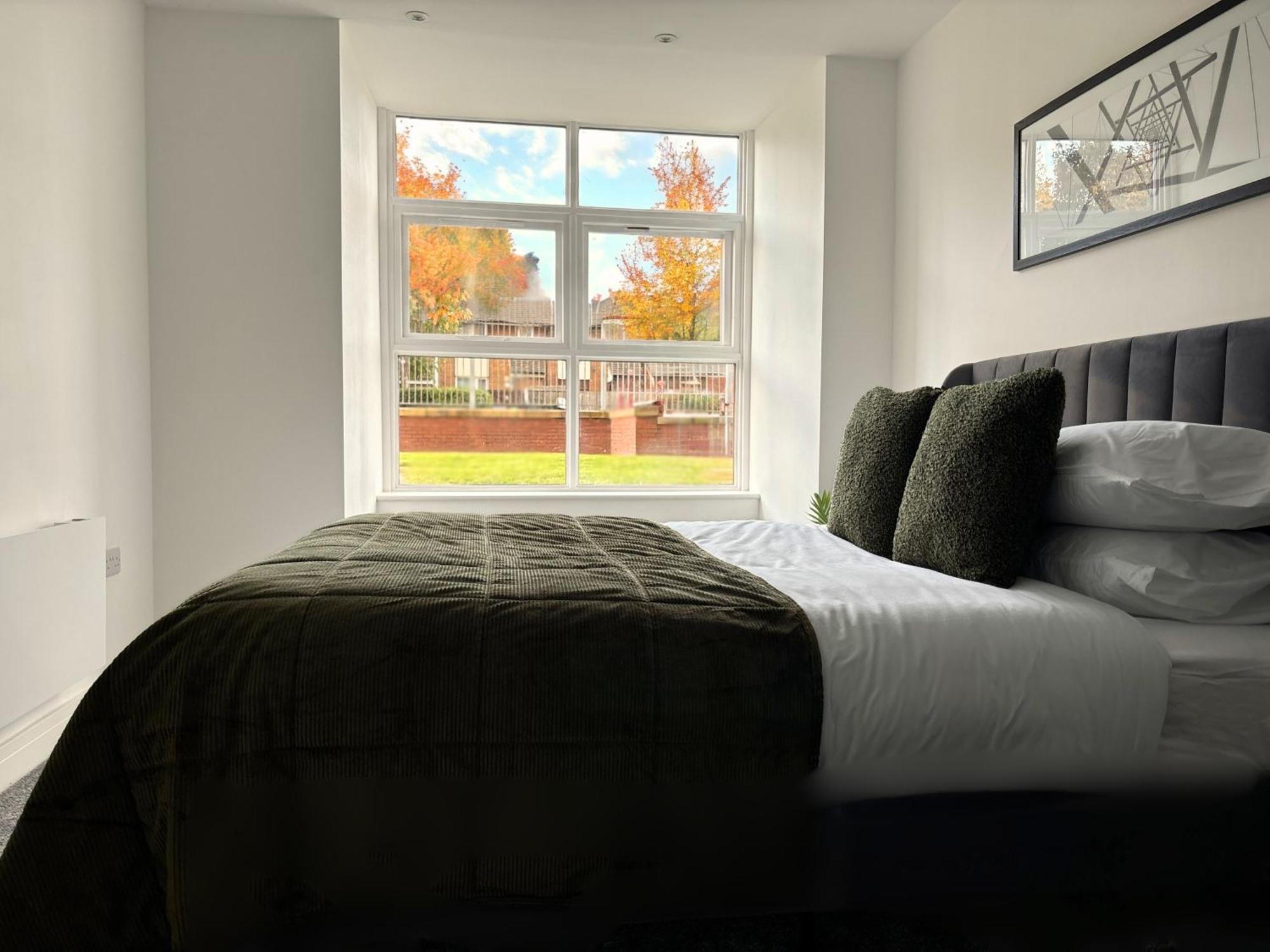 Manchester Apt, Free Parking, Business, Couples & Families Ngoại thất bức ảnh