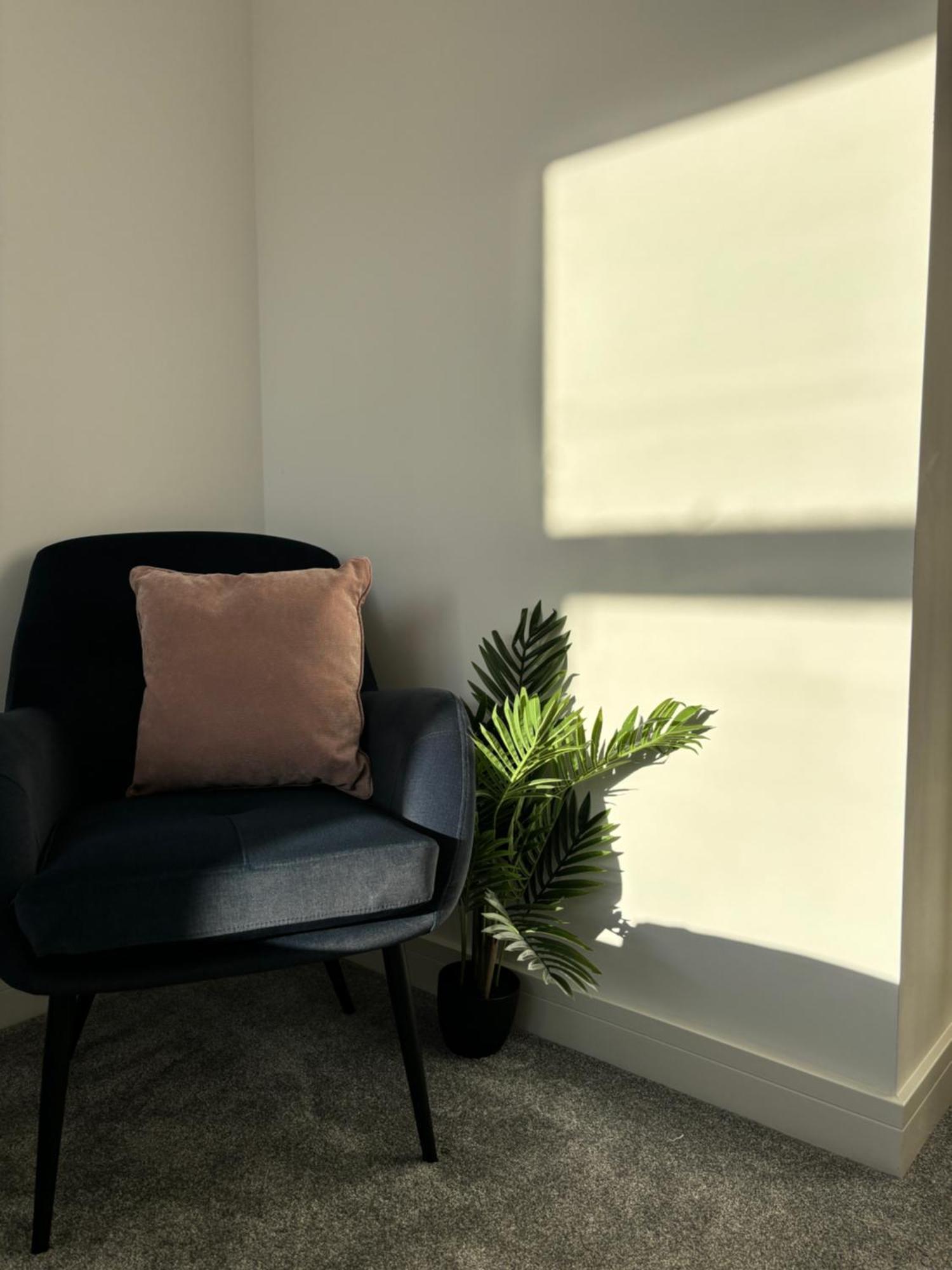 Manchester Apt, Free Parking, Business, Couples & Families Ngoại thất bức ảnh