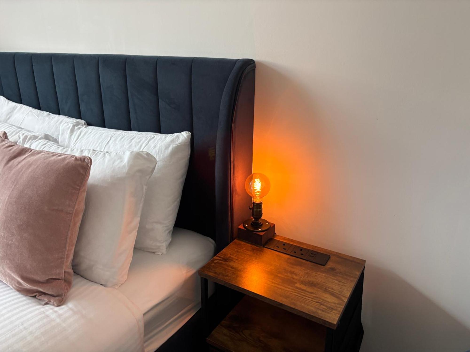 Manchester Apt, Free Parking, Business, Couples & Families Ngoại thất bức ảnh